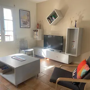 Maison De Centre-ville Avec Grande Terrasse , Concarneau France